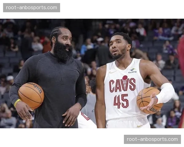 米切尔与哈登后场组合渐入佳境 骑士双枪威力在近期比赛中显现